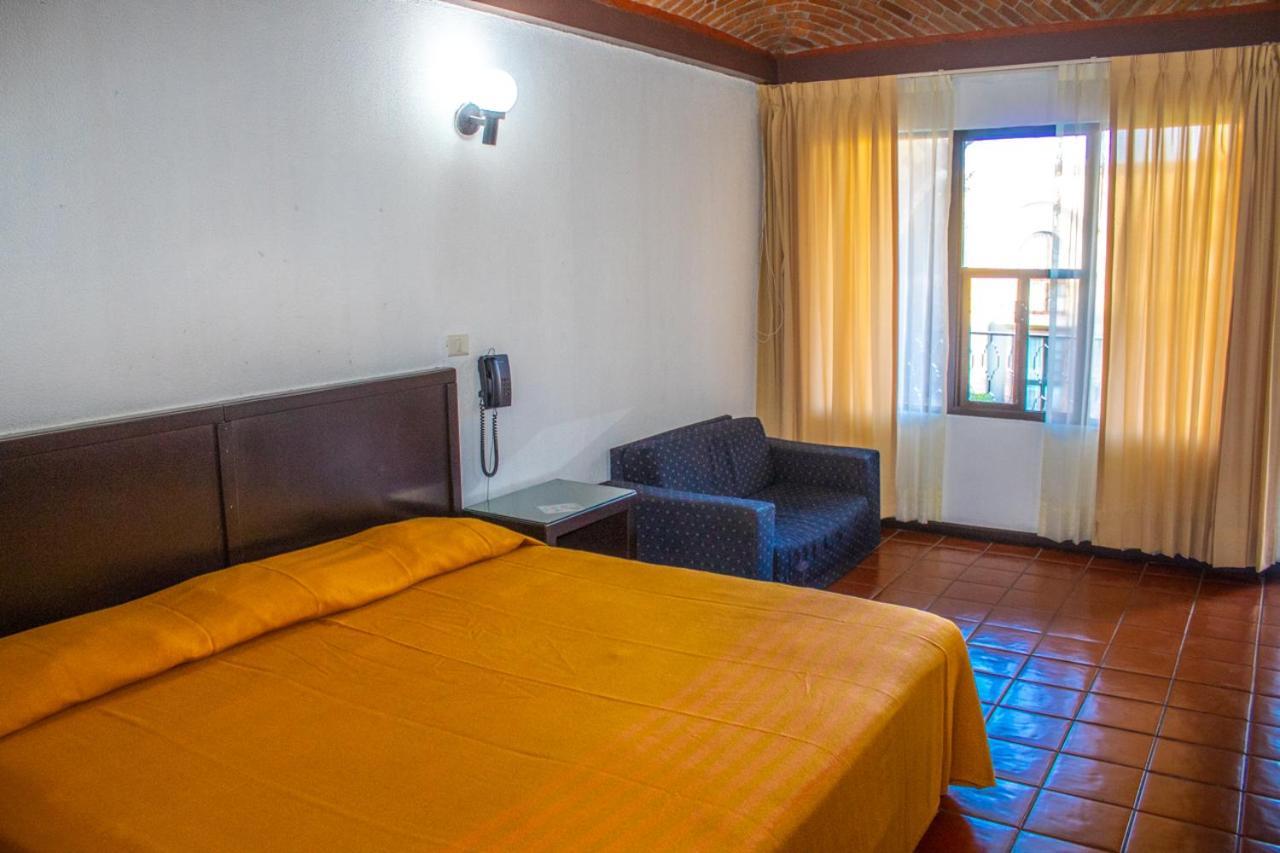 Hotel Villa Capri Morelia Bagian luar foto