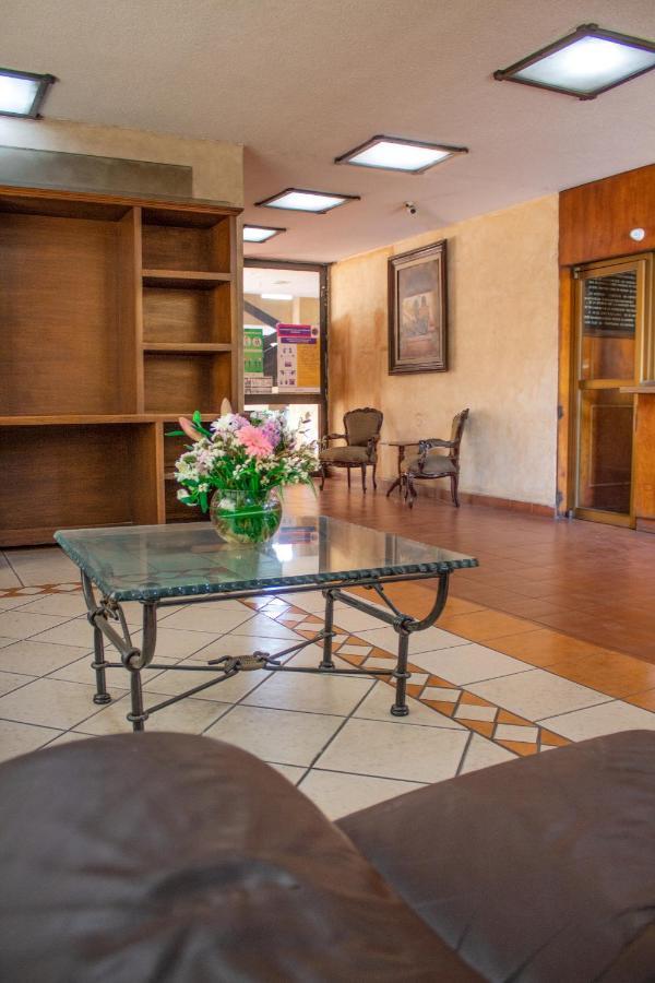 Hotel Villa Capri Morelia Bagian luar foto