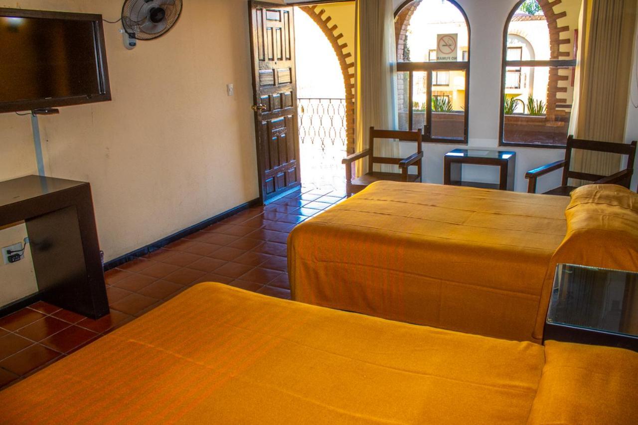 Hotel Villa Capri Morelia Bagian luar foto